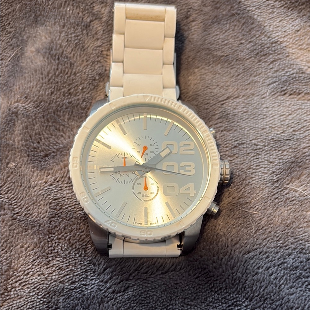 White Minimalist Diesel Watch with Metallic Finish